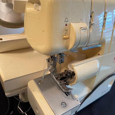 #353 Bernina Portable Sewing Serger Machine with Soft Case 