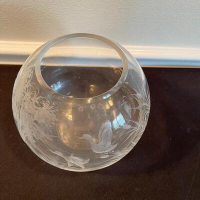 #354 Etched Glass Ball Vase Ducks in Flight
