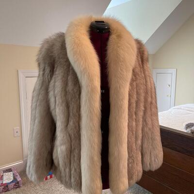 Lot 270 - Woman's Fur Coat by Albert Kaufman, New York