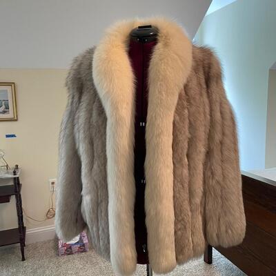 Lot 270 - Woman's Fur Coat by Albert Kaufman, New York
