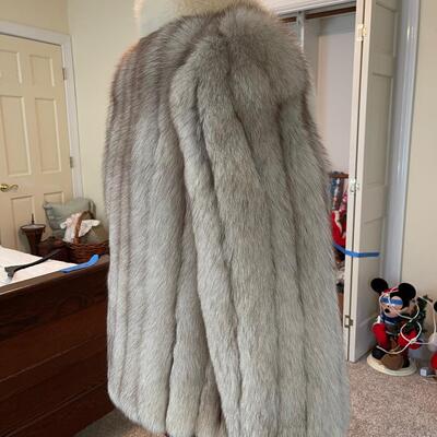 Lot 270 - Woman's Fur Coat by Albert Kaufman, New York