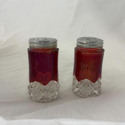 [52] ANTIQUE | Souvenir Glass Salt & Pepper | St Paul, Minnesota