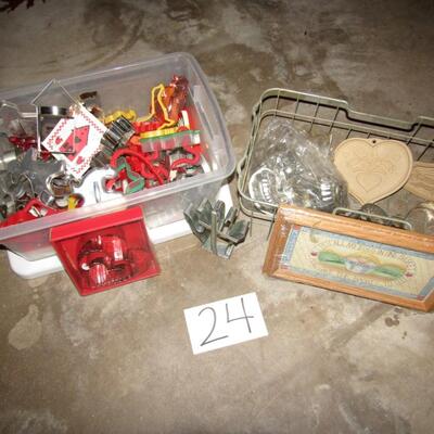 LOT 24  COOKIE CUTTERS