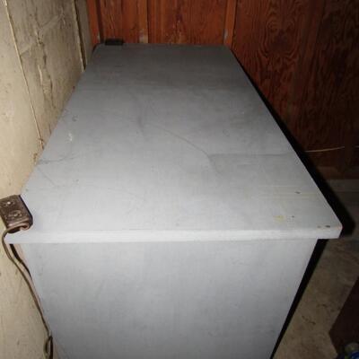 LOT 99. PROJECT TABLE WITH ELECTRIC OUTLETS