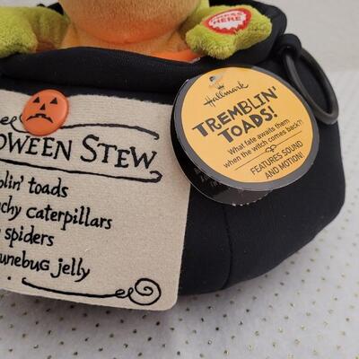 Lot 7: New Retired HALLOWEEN STEW Tremblin' Toads Figure - WORKS