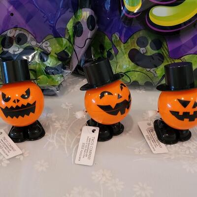Lot 21: Non-Food Treats for Trick or Treaters