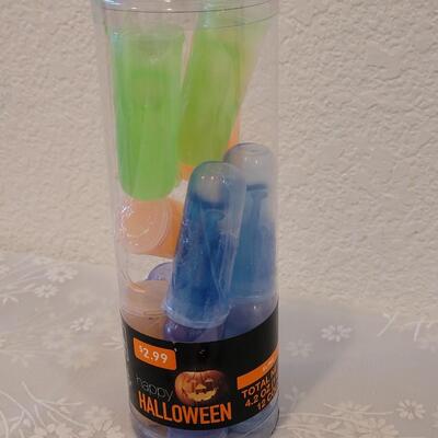 Lot 22: Non-Food Treats for Trick or Treating 