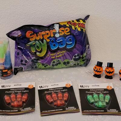 Lot 22: Non-Food Treats for Trick or Treating 