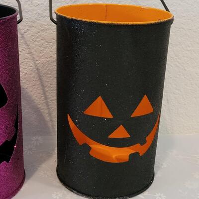 Lot 23: Metal Glittery Candle Lanterns 