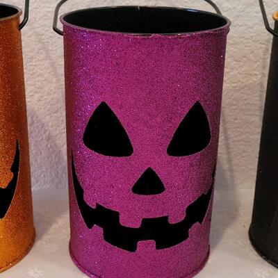 Lot 23: Metal Glittery Candle Lanterns 