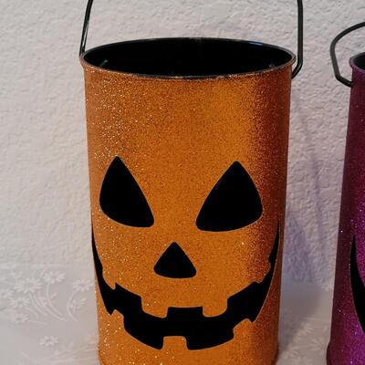 Lot 23: Metal Glittery Candle Lanterns 