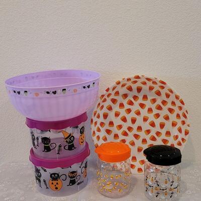 Lot 31: Halloween Treats Bowls and Containers