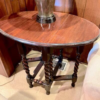 Lot 54  Antique Oval Gate Leg Drop Leaf Tea Table