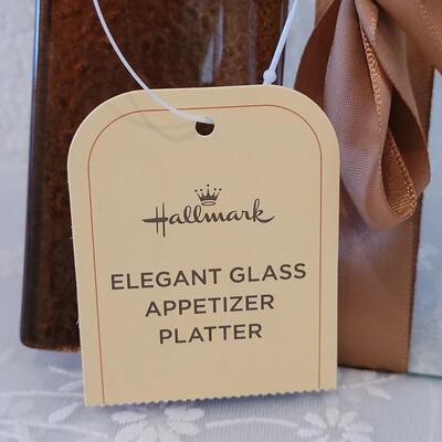 Lot 42: Hallmark Elegant Appetizer Glass Tray