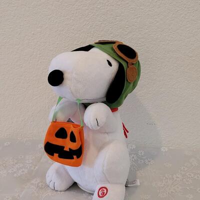 Lot 44: Flying Ace Snoopy 50 years the Great Pumpkin-sound and motion 