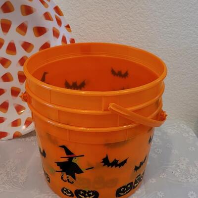 Lot 45: Treat Bowls, Buckets, Pop Up Gift Bag and Bag