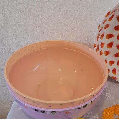 Lot 45: Treat Bowls, Buckets, Pop Up Gift Bag and Bag