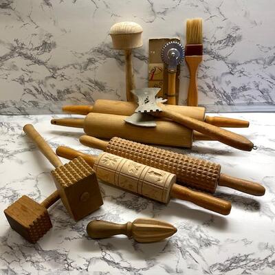 Lot 66 Vintage Wooden Kitchen Utensils 11 pcs Rolling Pins Pounders Choppers 