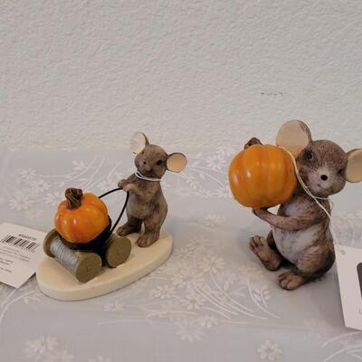 Lot 52: Halloween Figurines 