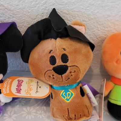 Lot 56: Hallmark Halloween Itty-bittys