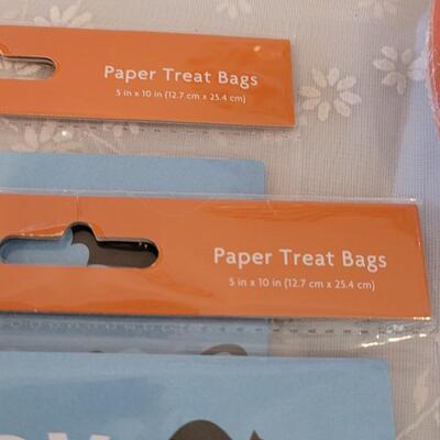 Lot 61: Disposable Plates, Treat Bowls and Treat Bags