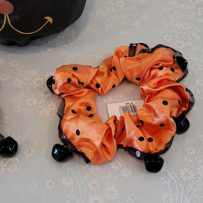 Lot 66: (2) Halloween Pet Elastic Collarsand Black Cat Bag