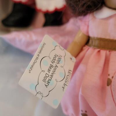 Lot 74: Madame Alexander Dolls