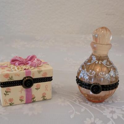 Lot 77: (2) Boyd's Bear Trinket Boxes