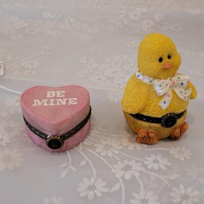 Lot 79: (2) Boyd's Bears Trinket Boxes