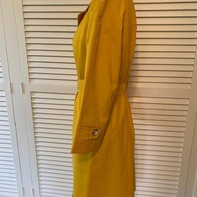 Lot 93 Vintage Yellow / Mustard Ladies Coat Forecaster Size 10