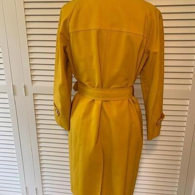 Lot 93 Vintage Yellow / Mustard Ladies Coat Forecaster Size 10
