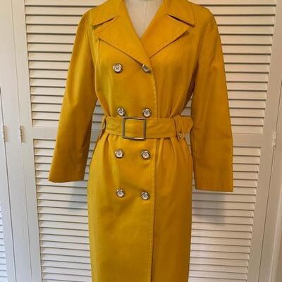 Lot 93 Vintage Yellow / Mustard Ladies Coat Forecaster Size 10