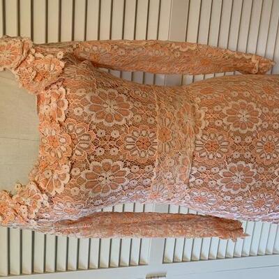 Lot 108 Vintage Bullocks Wilshire Peach Lace Dress Size 8