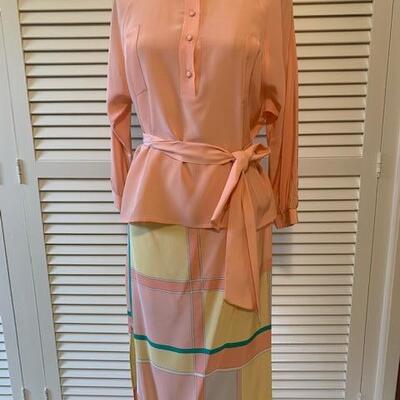 Lot 110 Vintage 2pc Blouse & Skirt Peach Pastel Geometric Pattern