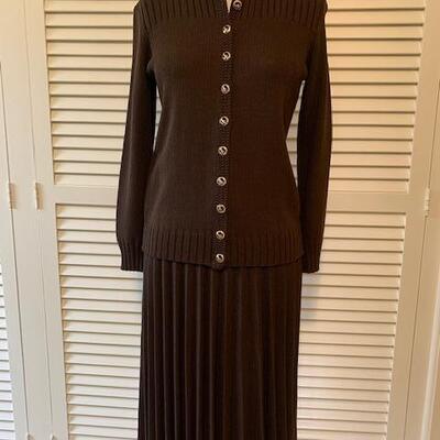 Lot 112 St. John Knit for Bullock's Wilshire 2pc Dark Brown 