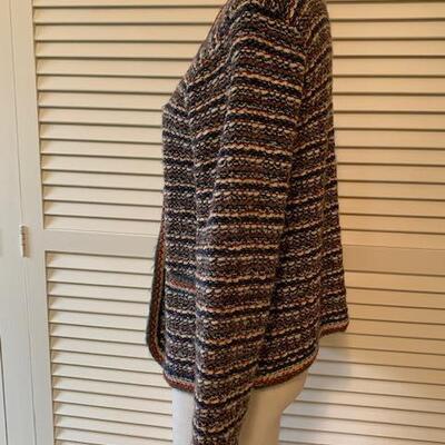 Lot 124 Vintage Bullock's Wilshire Sweater Size Medium 2 Front Pockets