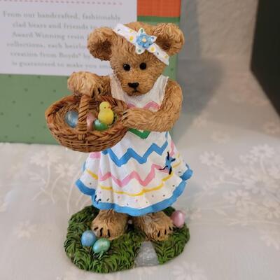 Lot 83: (2) Boyd's Bears Figurines 