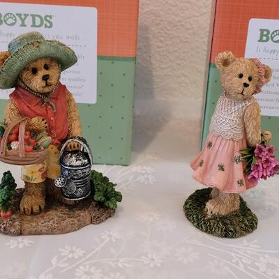 Lot 86: (2) Boyd's Bears Figurines 