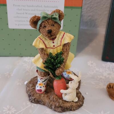 Lot 87: (2) Boyd's Bears Figurines 