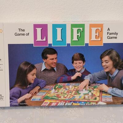 Lot 105: Game of LifeBoard Game