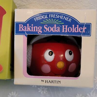 Lot 110: Baking Soda Holder and Peckorino