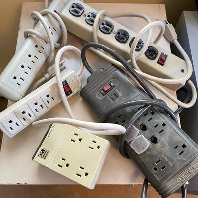 #391 U - Plug Bars & Surge Protestors 