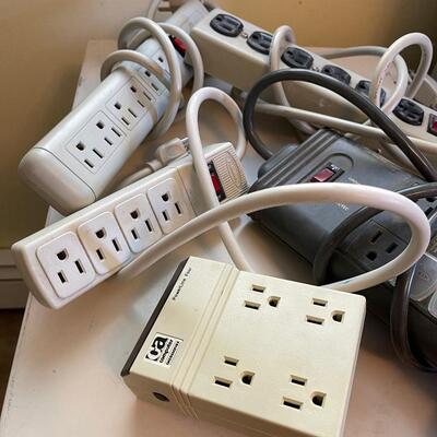 #391 U - Plug Bars & Surge Protestors 
