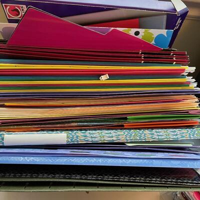 #392 U - File Box Hanging File Folders and Plastic Box 