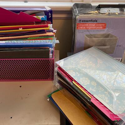 #392 U - File Box Hanging File Folders and Plastic Box 