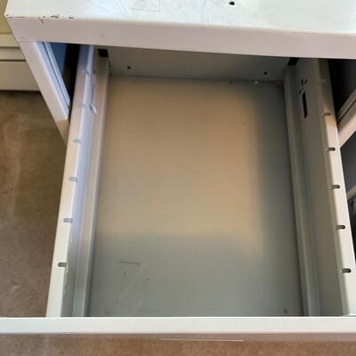 #394U - 2 File Drawer Cabinet No Key