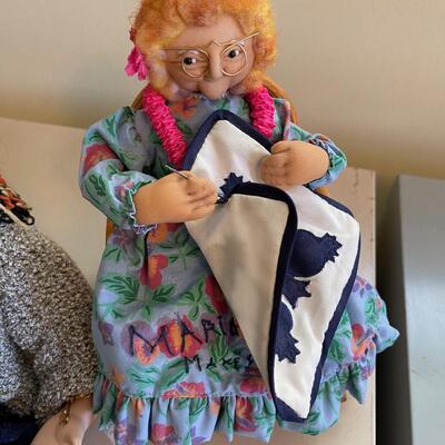 #404U  2 Granny Dolls 