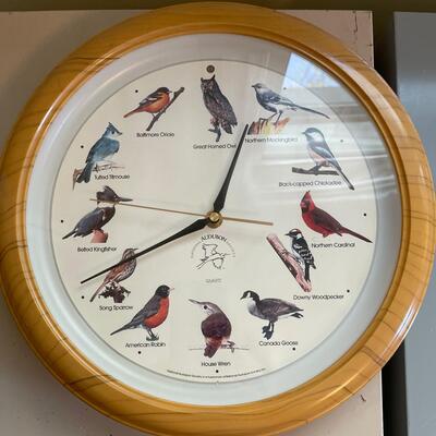 #408U - Bird Clock Needs Batteries 