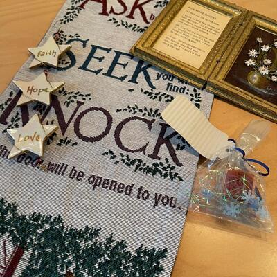 #417U Wall Hangings and DÃ©cor