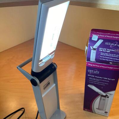 #420U  OTT-Lite - Desk Lamp 